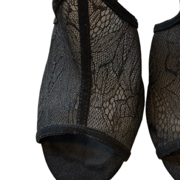 BCBGeneration Black Lacey Stiletto Ankle Strap Heels + Peep Toe, Women Size 7.5 - Picture 7 of 10